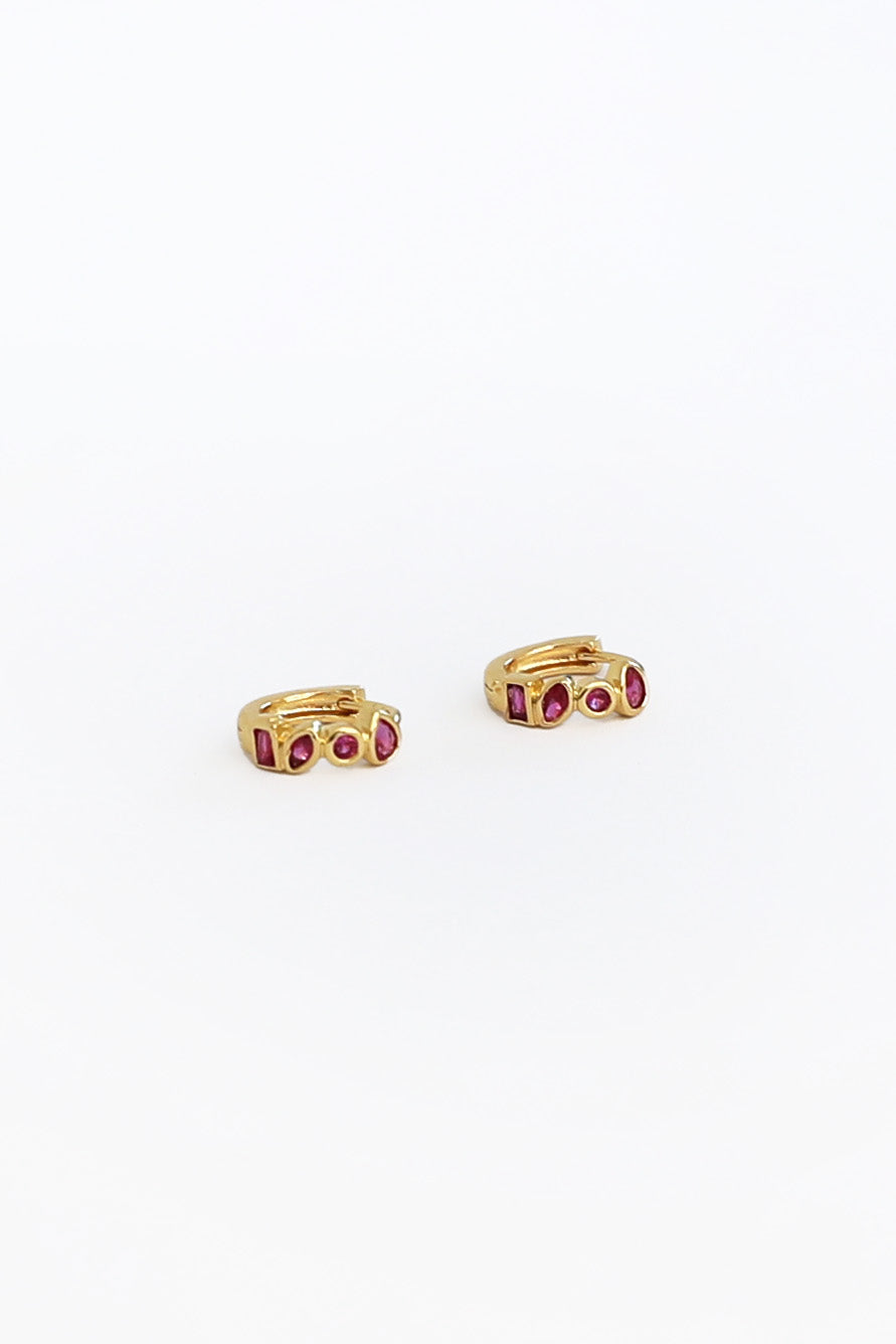 Zoé Huggie Earrings - Gold - Fuchsia