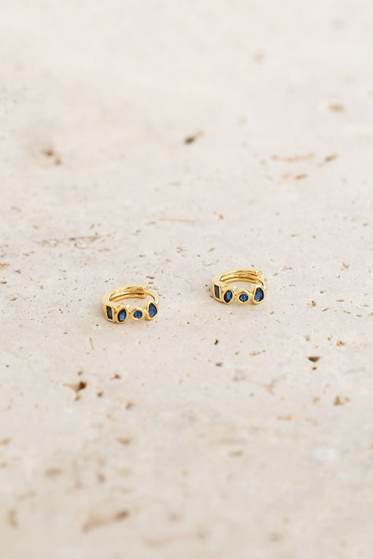 Zoé Huggie Earrings - Gold - Sapphire